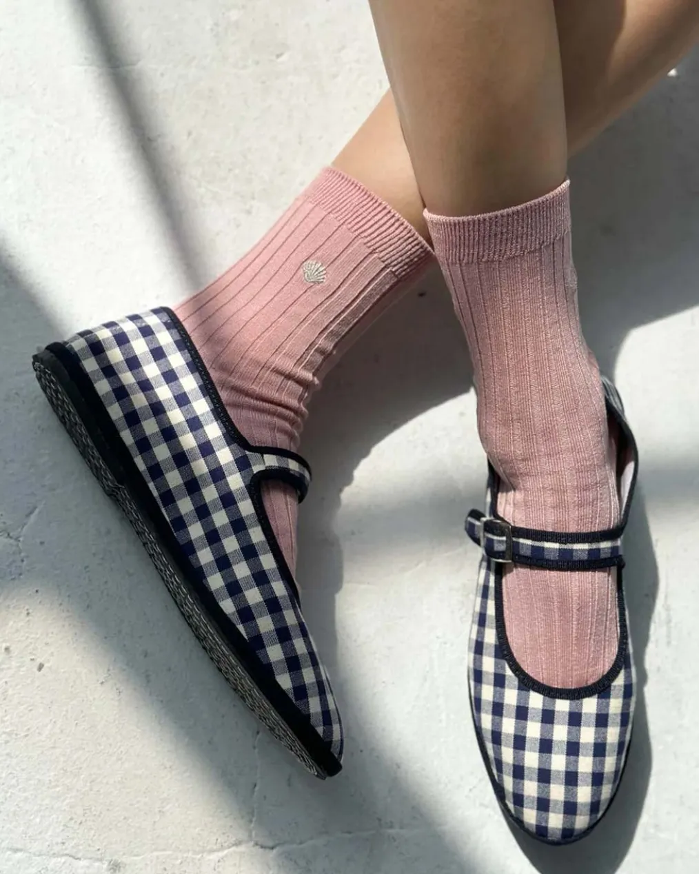 Embroidered Her Socks - Pink Soda + Silver Seashell