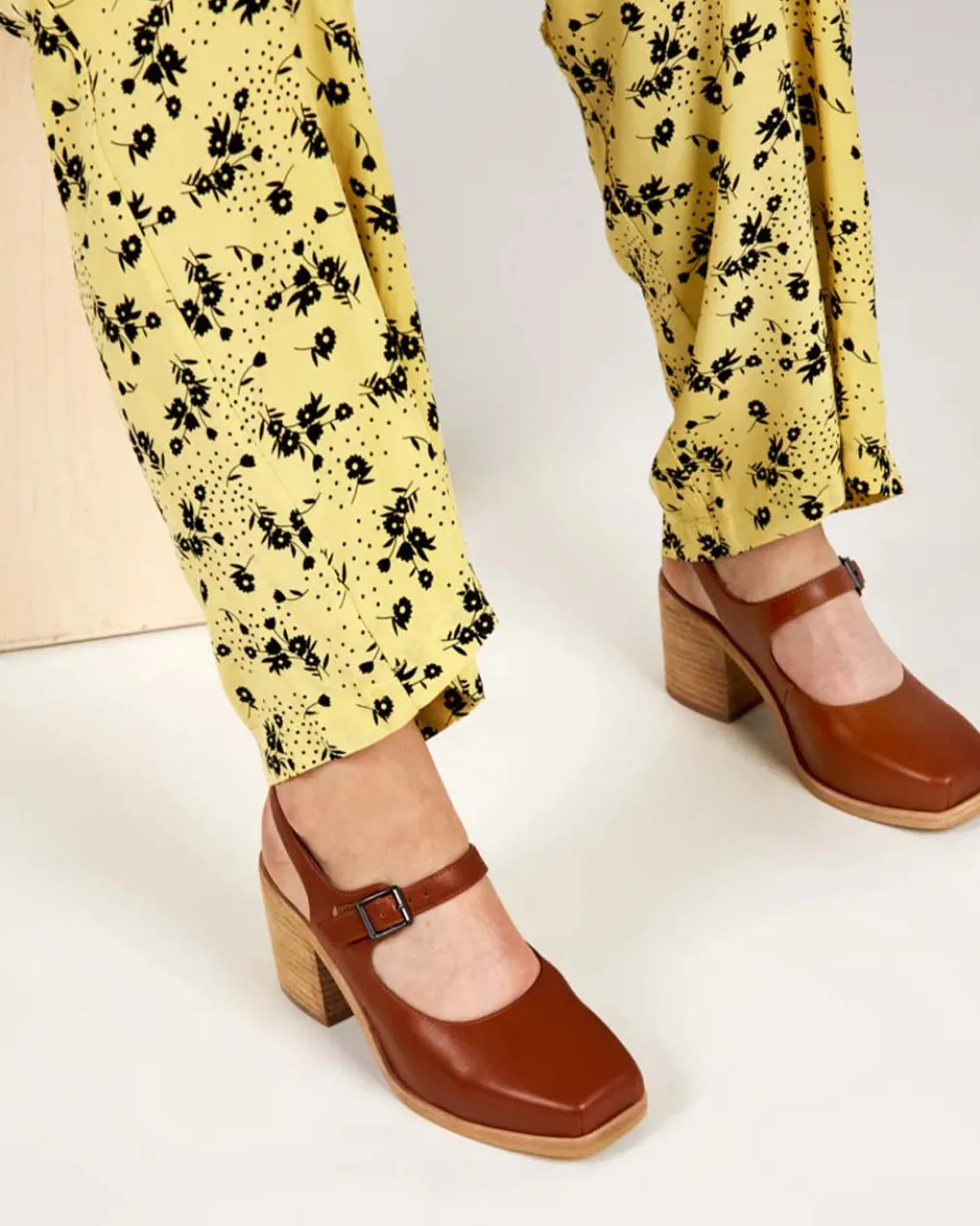 Office Clog - Cognac
